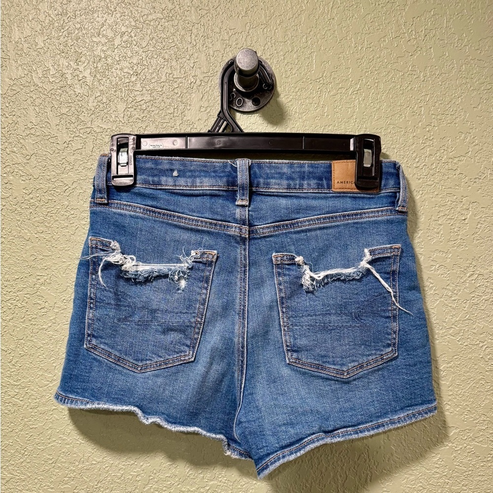 American Eagle Outfitters Ripped Mom Jean Shorts Size 00 - Picture 2 of 5